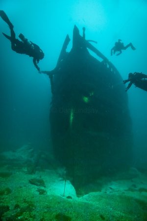 Divers Terry Kovar, Sean Putnam and Randall Purdy